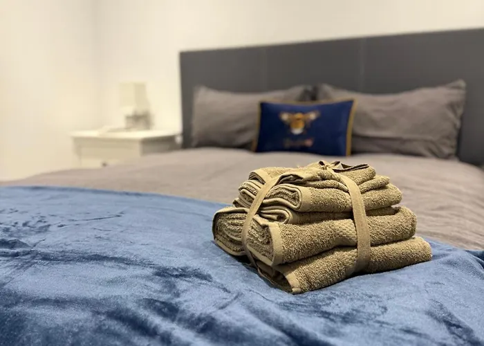 New Cp High Floor Luxury Studio With Partial Sea View