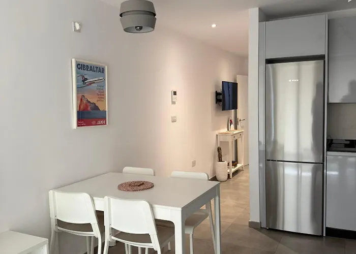 New Cp High Floor Luxury Studio With Partial Sea View