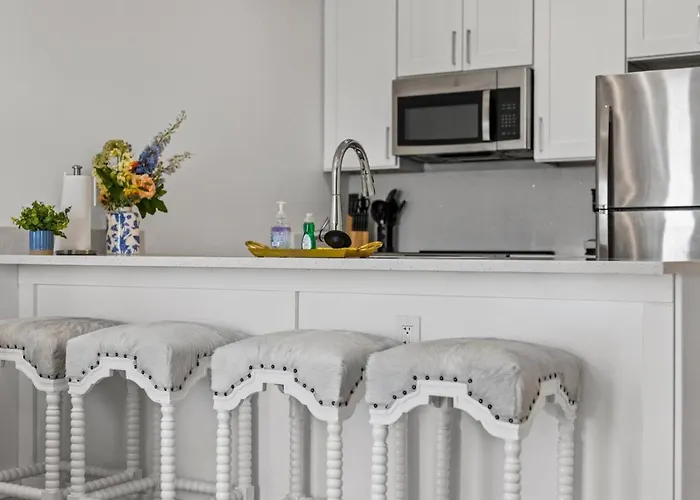 Extended Stay Friendly-Full Kitchen & Laundry
