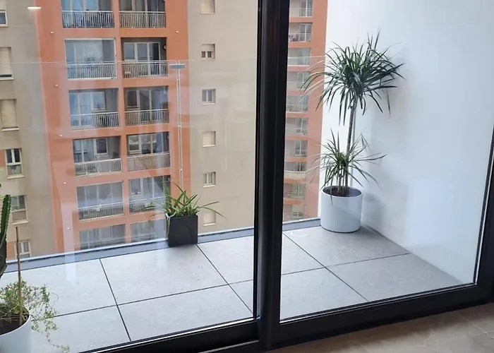 New Cp High Floor Luxury Studio With Partial Sea View