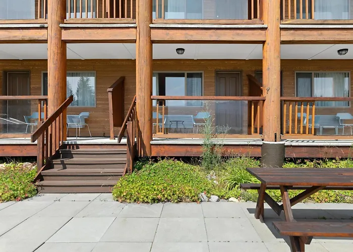 Kootenay Lakeview Resort BW Signature Collection