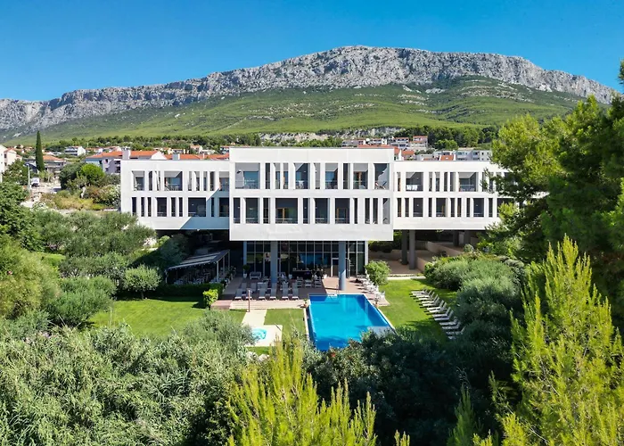 Hotel Salona Palace