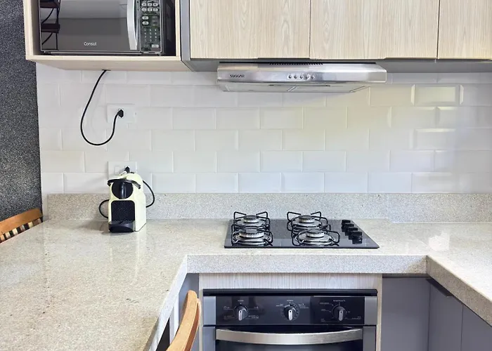 Palulu Flat Juquehy - O refúgio perfeito para casais e famílias - Área de Lazer com Piscina e Sauna - Garagem Subterrânea - Serviço de Praia