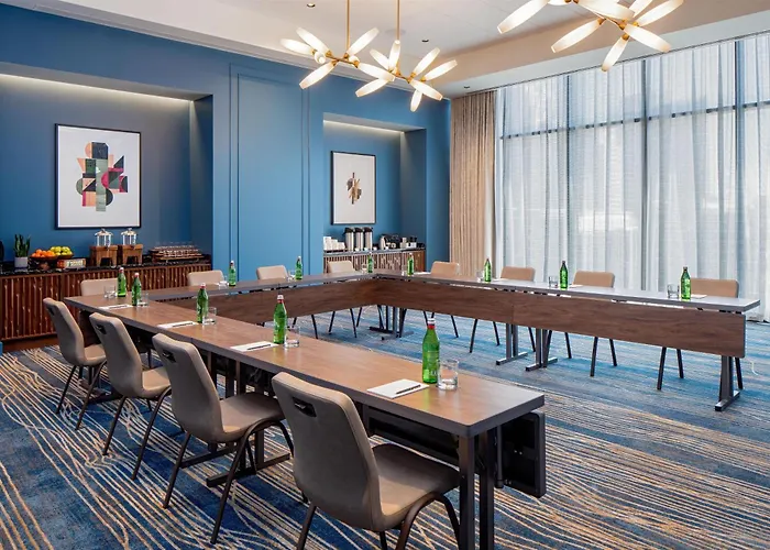 Tempo By Hilton Nashville Downtown