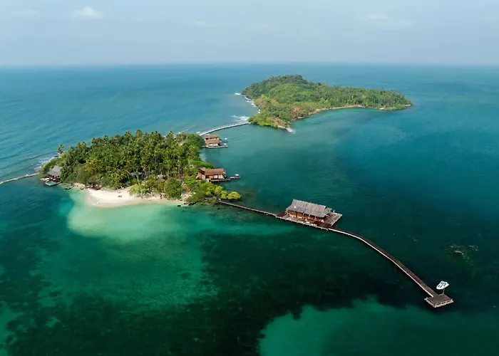 Full Moon Private Island