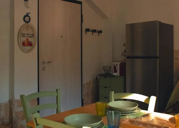 la casetta bamboo 50 mt dal mare incluso ombrellone e 2 lettini nello stabilimento