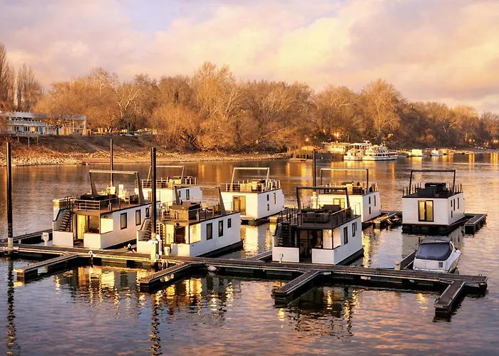 Prestige Yacht Resort Budapest