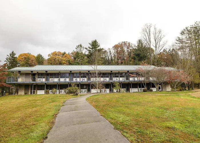 Waynesville Inn And Golf Club, Tapestry Collection By Hilton