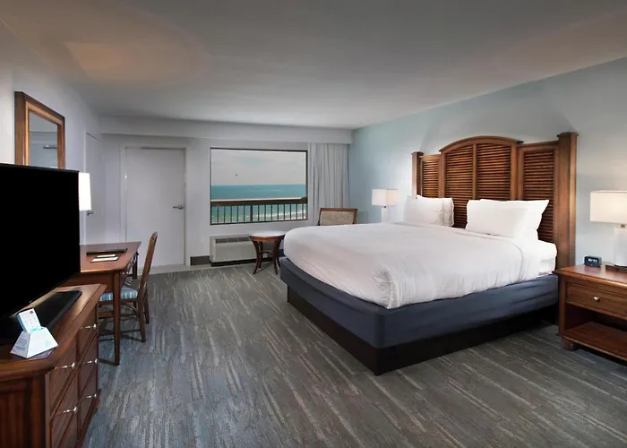 The Island House Hotel A Doubletree By Hilton