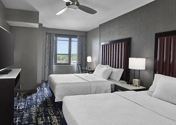 Homewood Suites Savannah Historic District/Riverfront