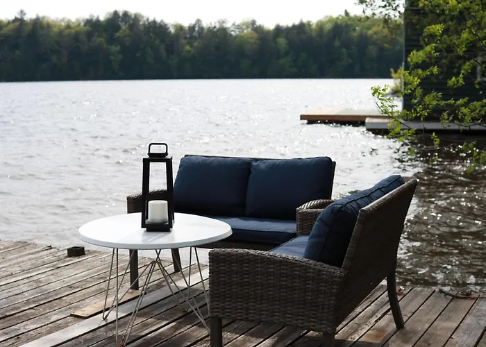 Beachside On Lake Muskoka
