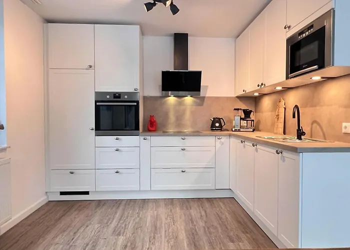Haus Sansibar auf Poel mit Sauna& Kamin, ruhigem Garten-700m vom Strand!