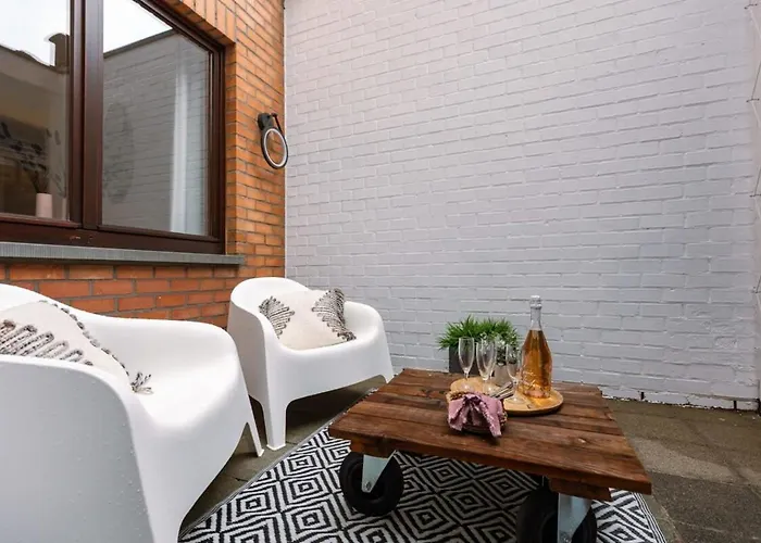 Casiola - Boulevard Apartment Near The Beach