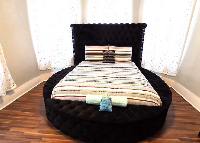 Experience Galveston- Only 1 Block To Beach & Pleasure Pier- 2Bed 1 & Half Bath-6Beds-7 Minutes To Cruise Port-Casaazul-2605A-