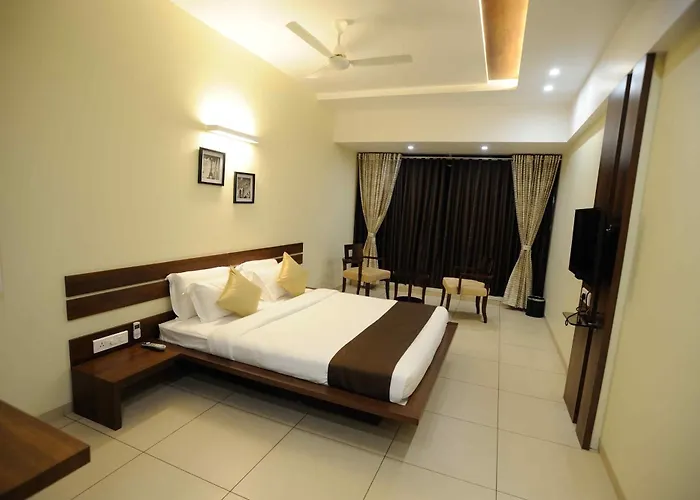 Hotel 3 Leaves Kolhapur