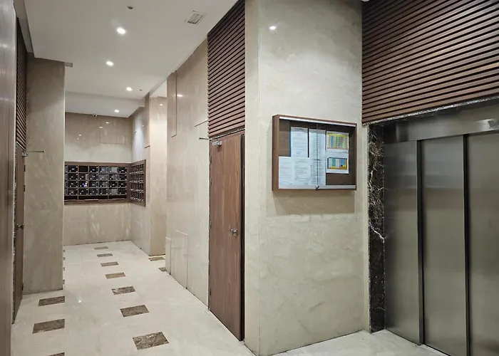 Top-Floor 3Br In Maarif, City View, Ac & Parking