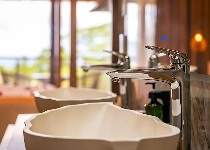 Gardens Hill Resort & Spa