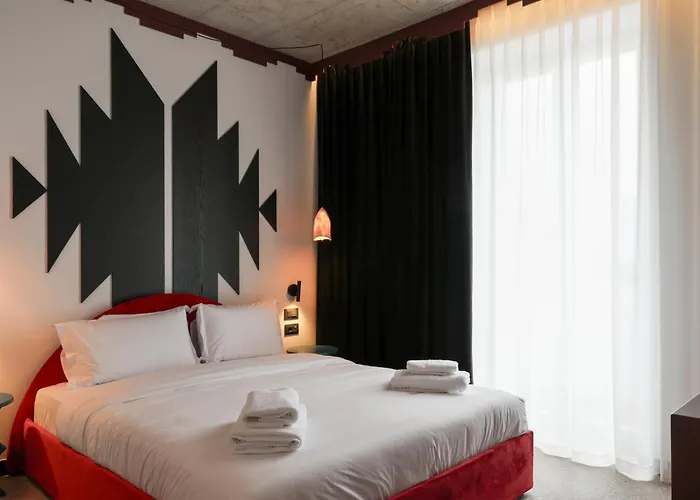 BAZAAR HOTEL Center