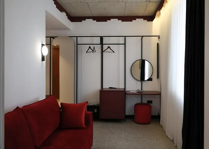 Bazaar Hotel Center