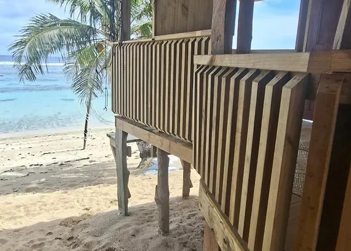 Manusina Beach Fale