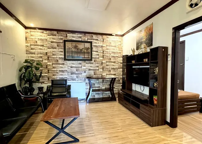 Nazarene Apartelle - R7