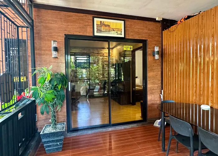 Nazarene Apartelle - R7
