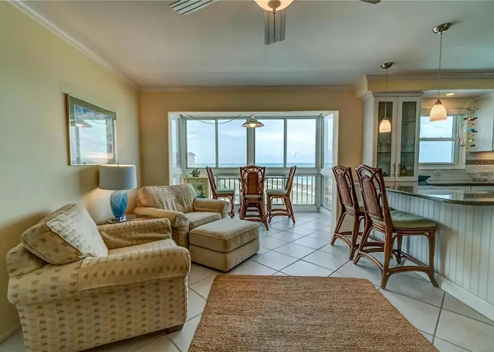 Waterfront Two-Bedroom Condo On Venice Island