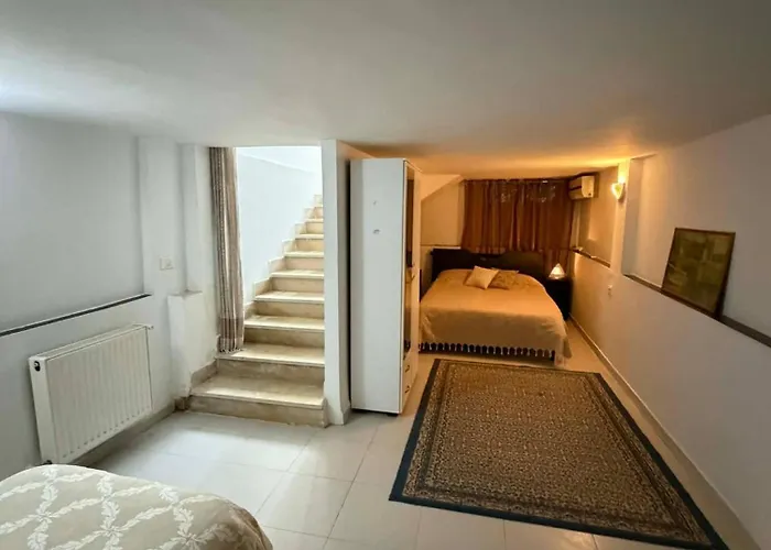 Duplex Raffine Avec Entree Privee