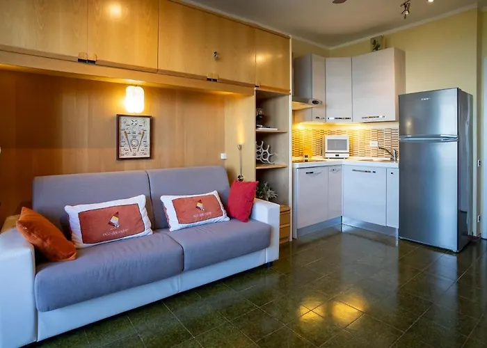 Appartamento in Residence con Piscina e Baia Privata