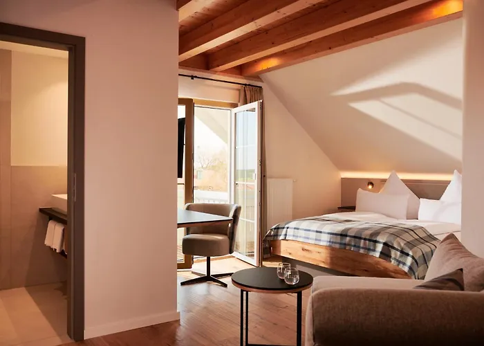 Landhotel Haringerhof mit Saunawelt und Naturbadeteich
