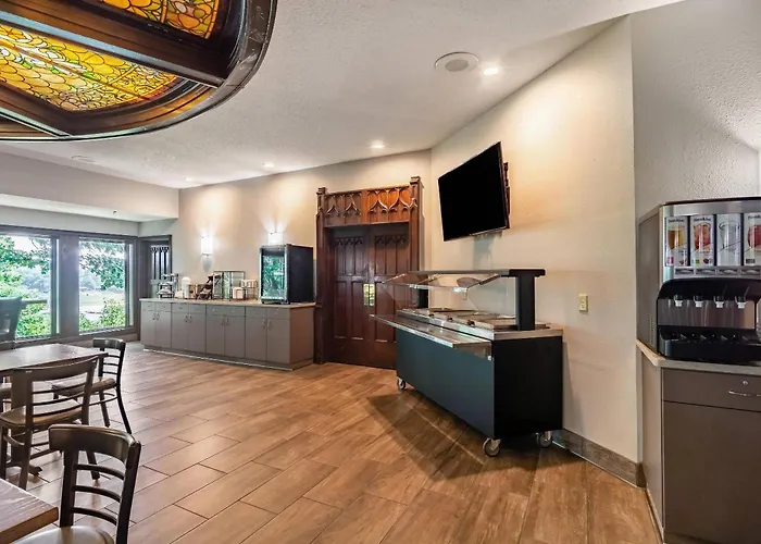 Riverview Inn & Suites, An Ascend Collection Hotel Rockford