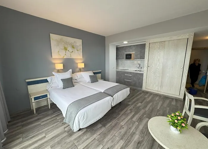 Apartamentos Colón Playa