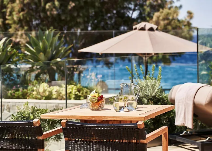 Bellevue On The Beach Suites