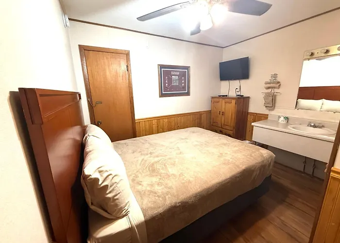 Hunter'S Friend Resort Near Table Rock Lake