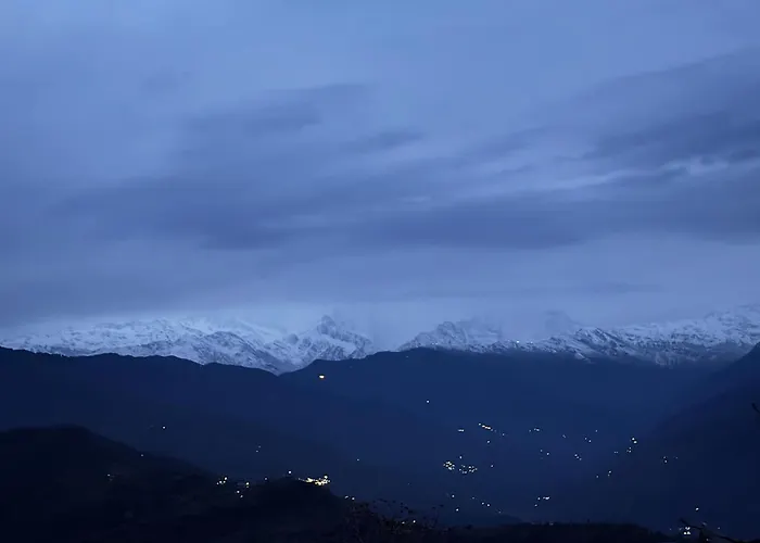 Es Deurali Resort