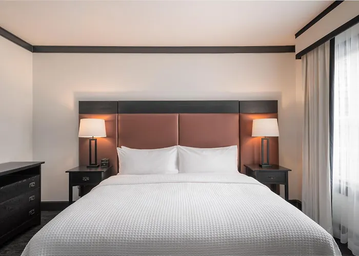 The Craftsman Inn & Suites