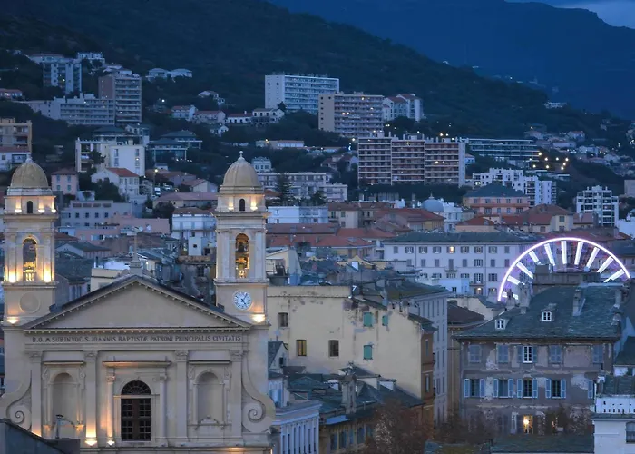 Super appartement 42 m2 - grande terrasse privée- parking - Bastia - proche centre ville et mer