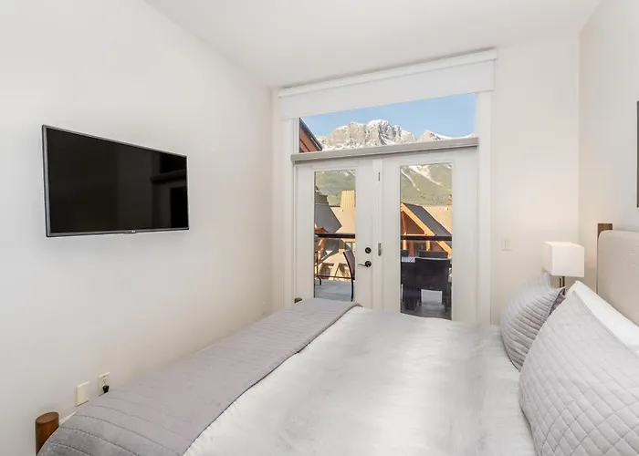 Spectacular Penthouse With Amazing Views, Indoor Pool And Hot Tub