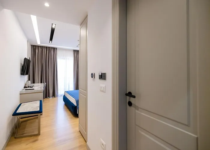 Chimaera Hotel