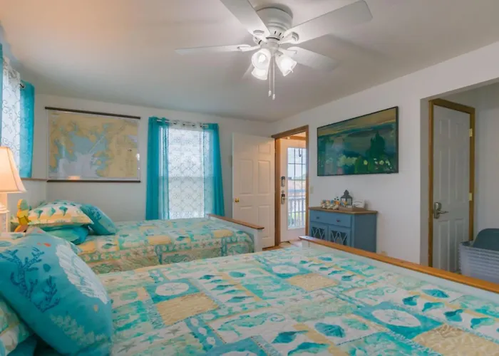 Relax Enjoy: Cape Cod Bayview Retreat