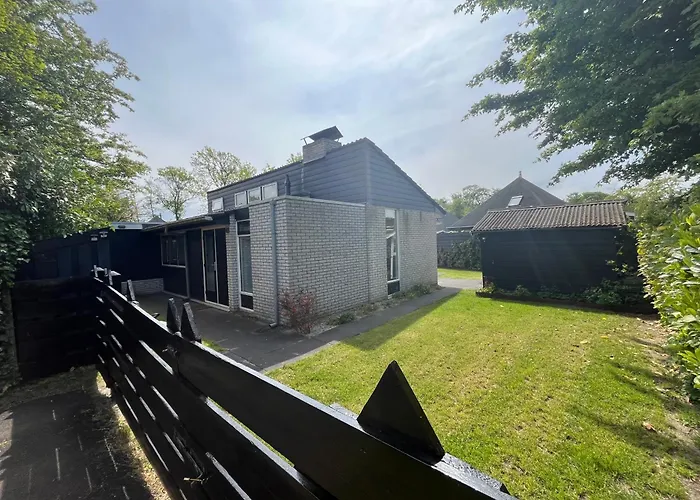 Bungalow Near Beach With Large Private Garden, Not For Companies