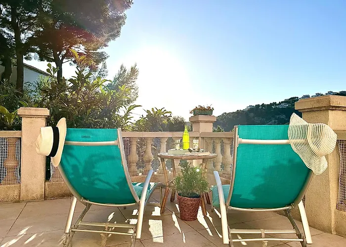 La Casa Calanquaise - Mer à 250m accessible à pied - T2 Spacieux indépendant - Terrasse Ombragée