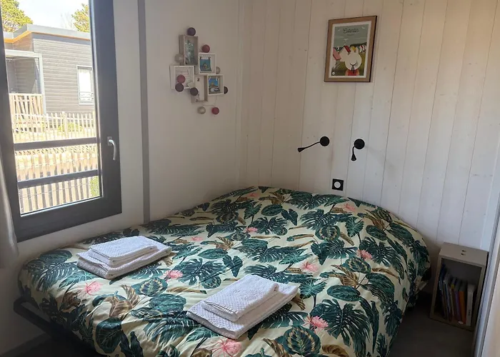 Cottage 4-6 pers-piscine chauffée-150m plage