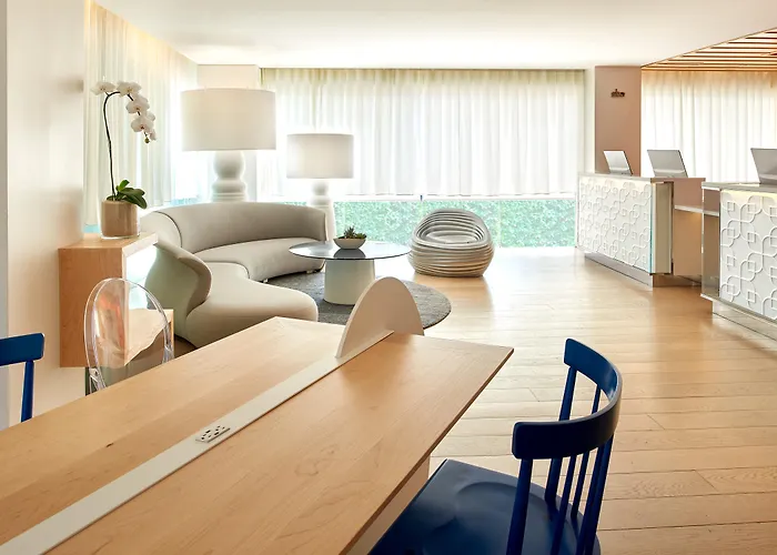 The Valorian West Hollywood, Curio Collection by Hilton