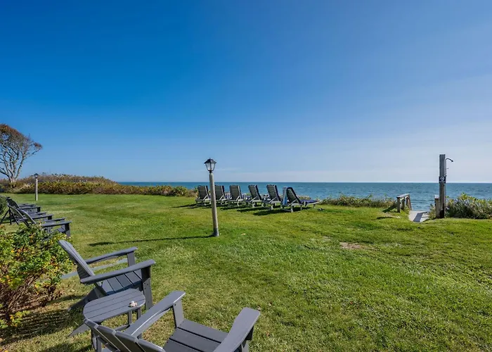 Cozy Cape Getaway For Two At The Sea Rose