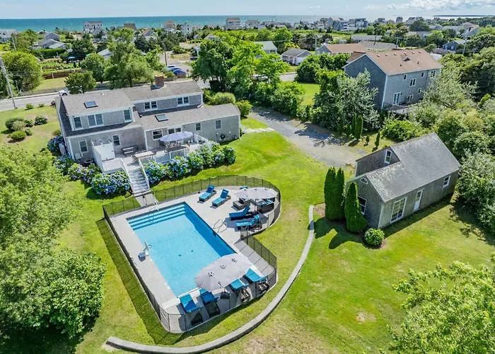 Coastal Escape: Pool, Pet-Friendly Near Beach