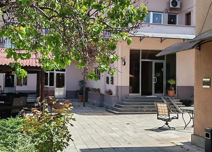 Areg Hotel