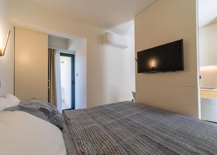 Klaris Guest House