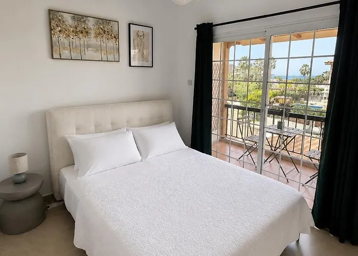 Coral Bay Seaview Apartment By Aria-Walk To Beach (Adults Only)