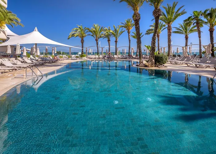 Caprici Beach Hotel & Spa